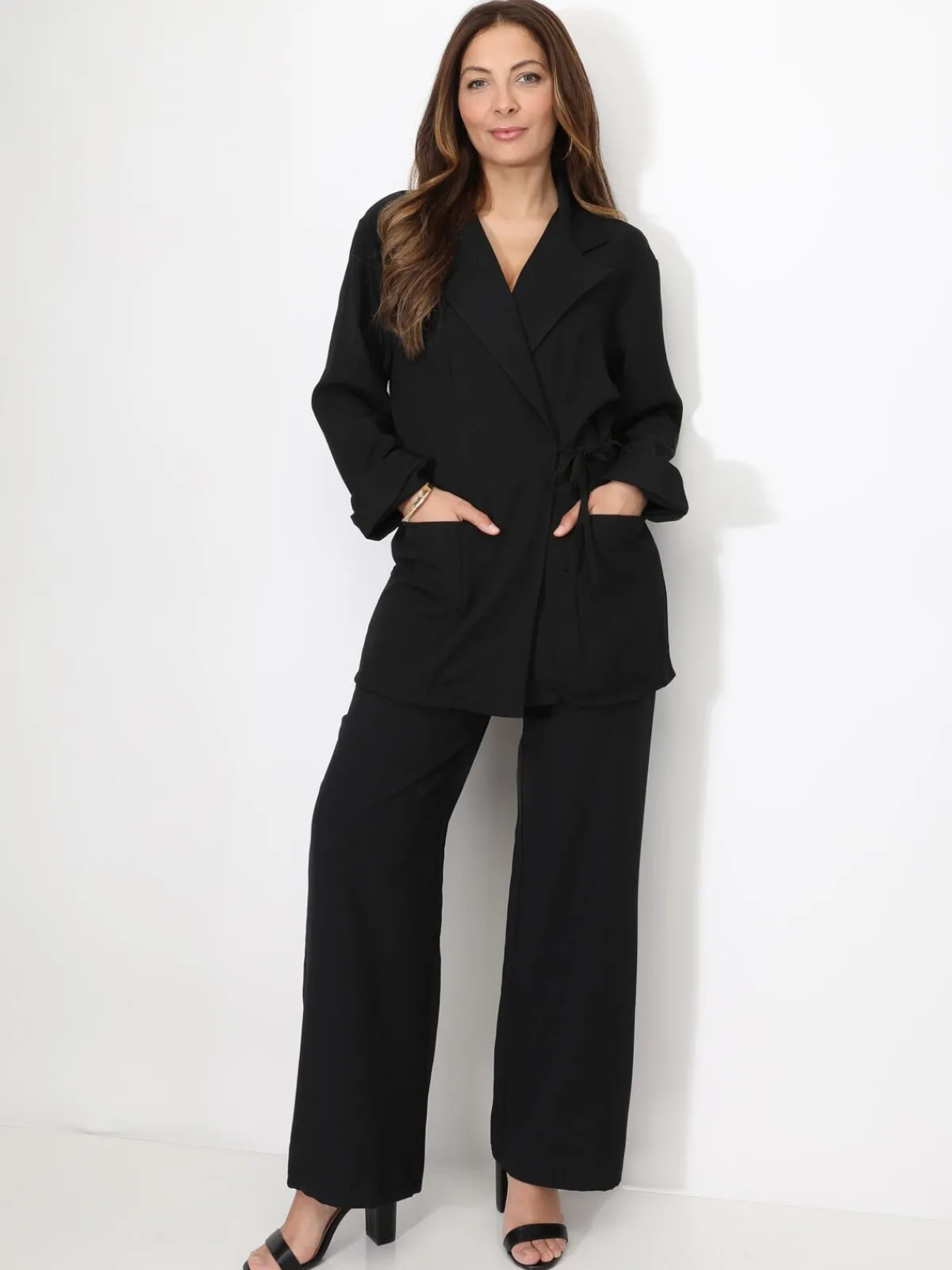 New La Modeuse Ensemble tailleur croisé à nouer Noir