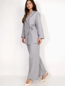 Online La Modeuse Ensemble tailleur croisé à nouer Gris