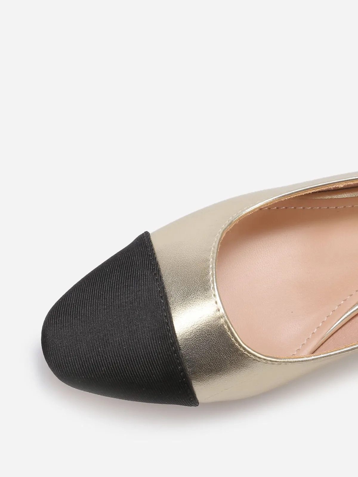 Outlet La Modeuse Escarpins bicolores s avec bout noir en tissu Doré