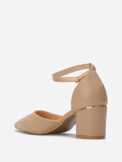 Online La Modeuse Escarpins en simili à bride Taupe
