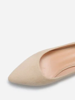 Online La Modeuse Escarpins en suédine à bout pointu Beige