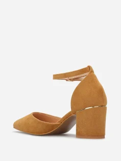 Hot La Modeuse Escarpins en suédine à détails dorés Camel