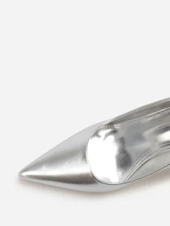 La Modeuse Escarpins pointus basiques en simili Argenté