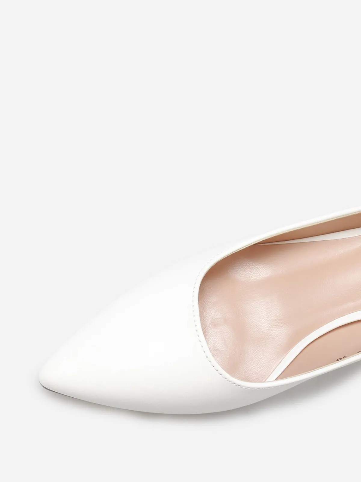 Sale La Modeuse Escarpins pointus kitten heel Blanc