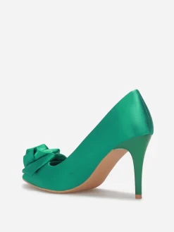 La Modeuse Escarpins satinés à fleur Vert