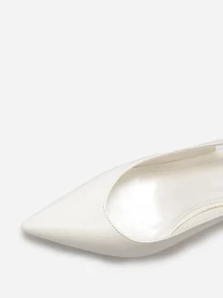 Discount La Modeuse Escarpins slingback texturées vernies Blanc