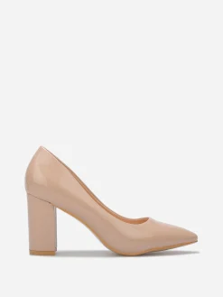 New La Modeuse Escarpins vernis à bout pointu Beige