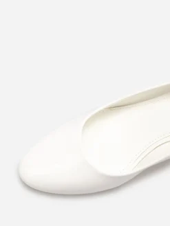 Hot La Modeuse Escarpins vernis à petit talon Blanc