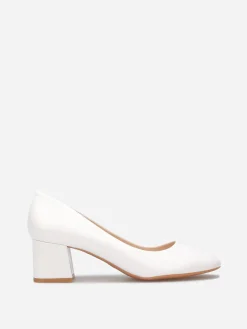 Discount La Modeuse Escarpins vernis à talon carré Blanc
