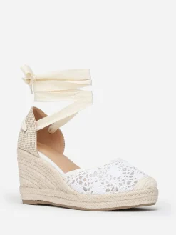 La Modeuse Espadrilles compensées  dentelées à nouer Blanc