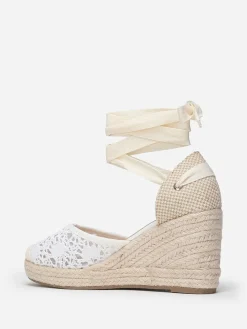 La Modeuse Espadrilles compensées  dentelées à nouer Blanc