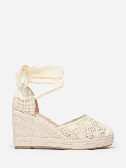 Discount La Modeuse Espadrilles compensées dentelées à nouer Beige