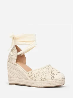 Discount La Modeuse Espadrilles compensées  dentelées à nouer Beige