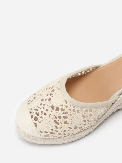 Discount La Modeuse Espadrilles compensées  dentelées à nouer Beige