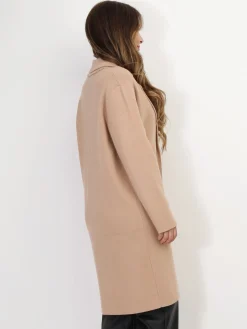 La Modeuse Gilet mi-long avec poches et revers de col Camel