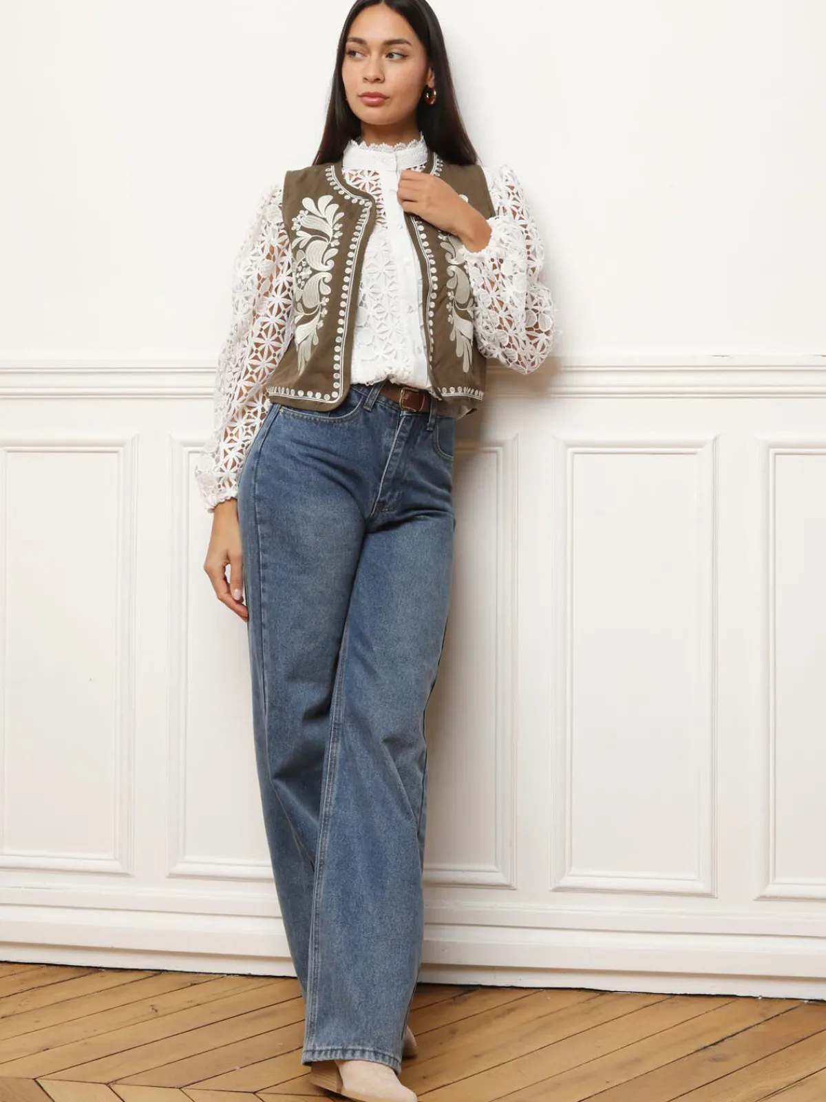 New La Modeuse Gilet sans manches à broderies Taupe