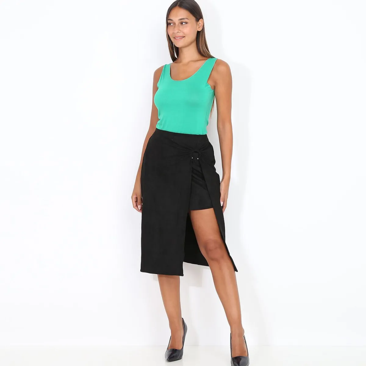La Modeuse Jupe asymétrique fendue en suédine Noir