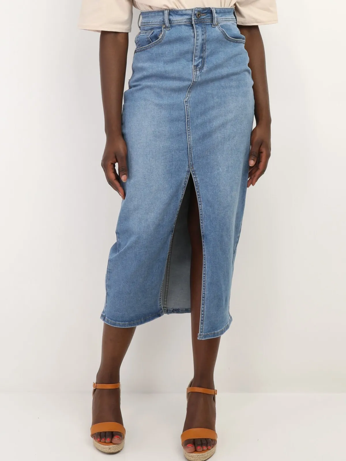 Discount La Modeuse Jupe en denim mi-longue et fendue Bleu