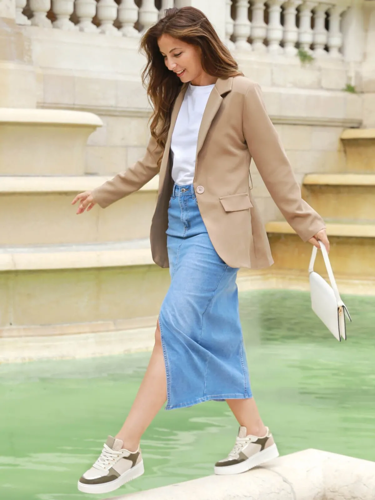 Discount La Modeuse Jupe en denim mi-longue et fendue Bleu