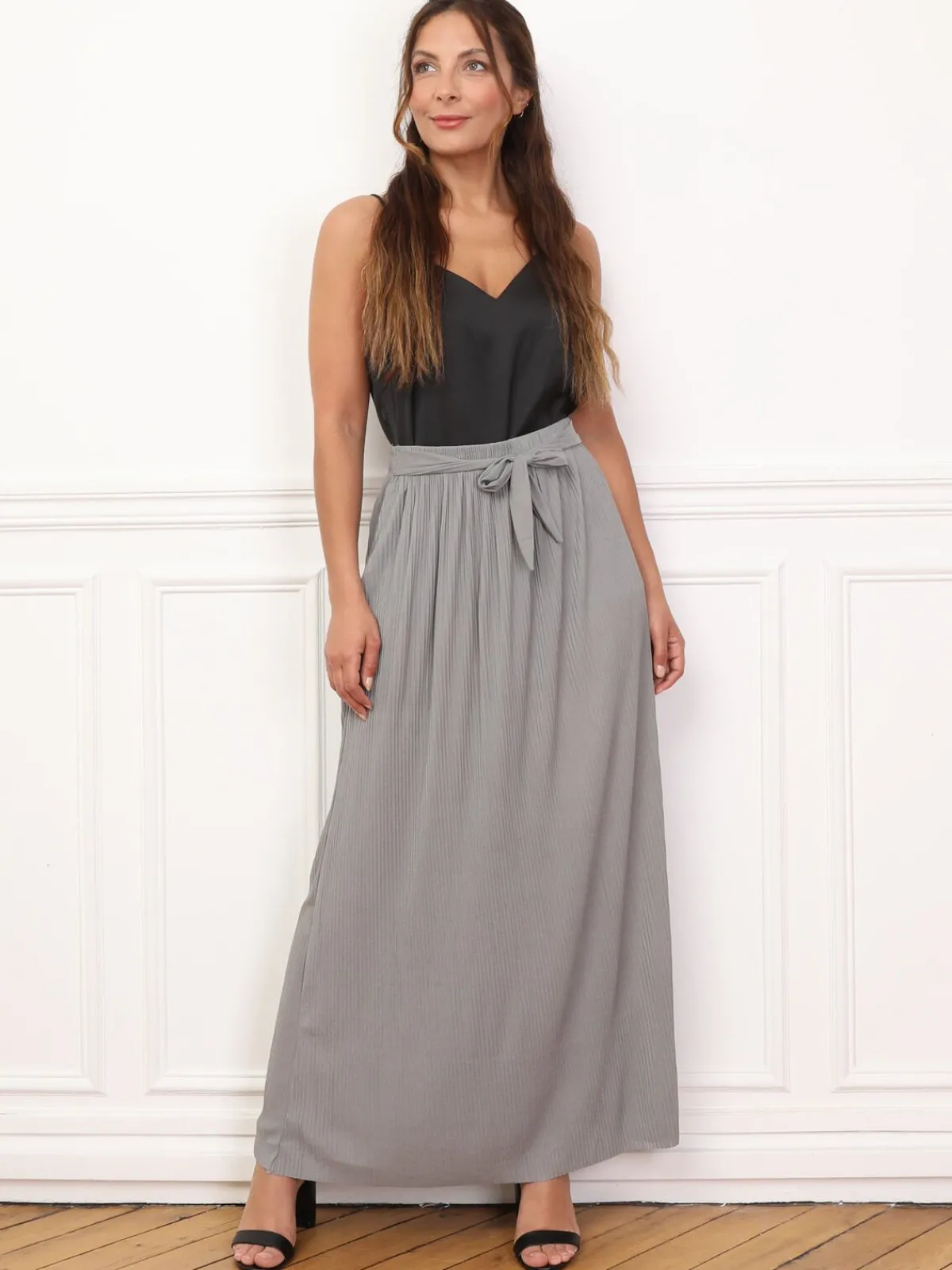 New La Modeuse Jupe longue évasée et plissée Gris