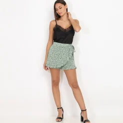 Online La Modeuse Jupe short portefeuille à fleurs et volants Vert