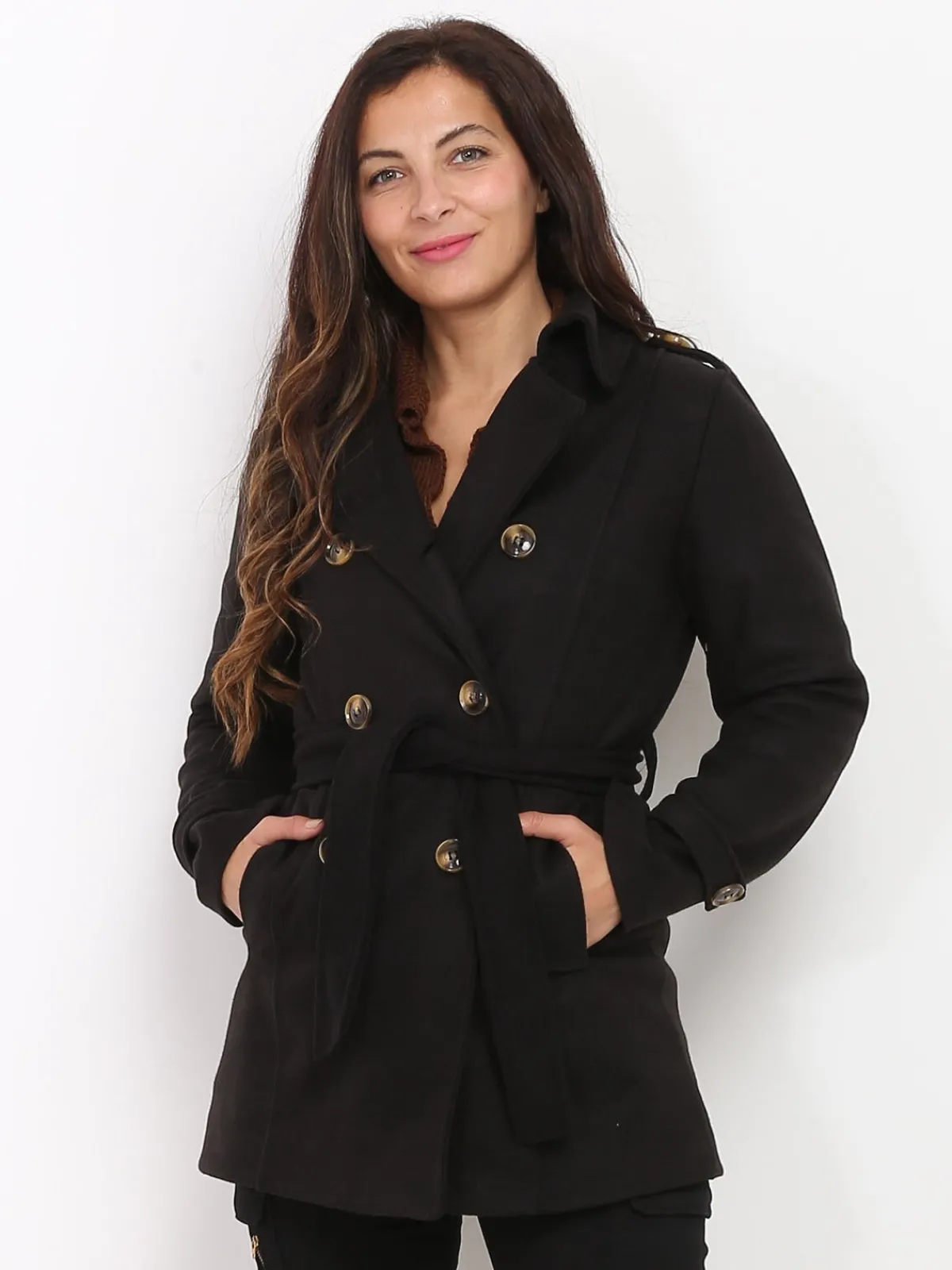 Hot La Modeuse Manteau court ceinturé Noir