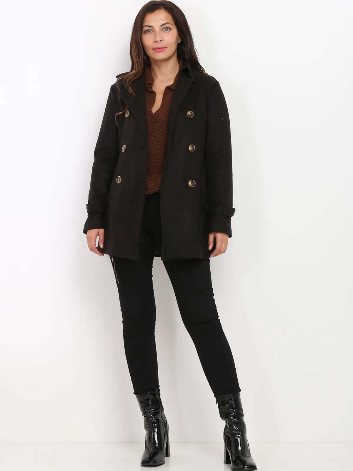 Hot La Modeuse Manteau court ceinturé Noir