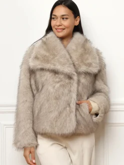 Hot La Modeuse Manteau court en fausse fourrure Taupe