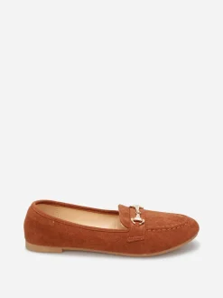 Discount La Modeuse Mocassins à boucle en strass grandes tailles Camel