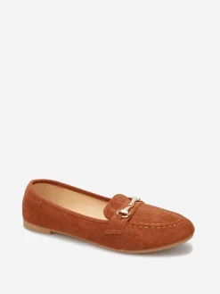 Discount La Modeuse Mocassins à boucle en strass grandes tailles Camel