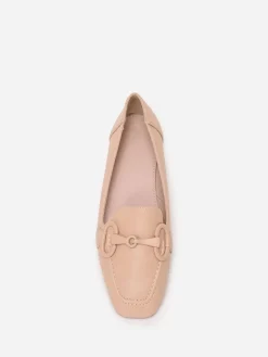 Online La Modeuse Mocassins  à bride métallique et surpiqûres Beige