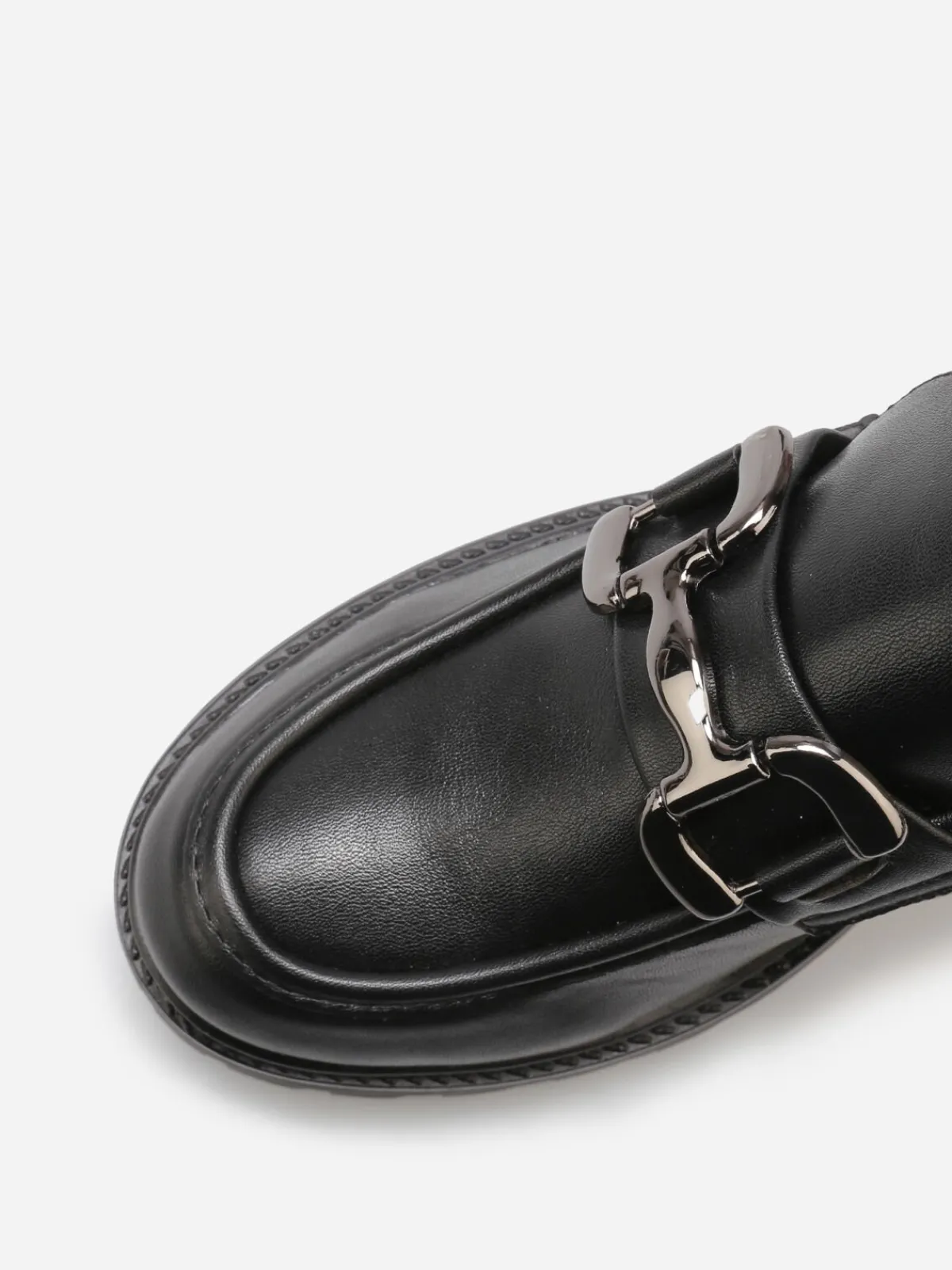 Sale La Modeuse Mocassins à talon cranté Noir