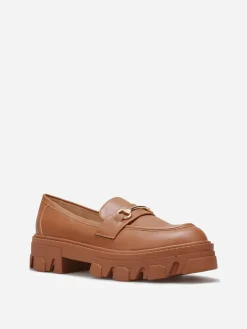 Online La Modeuse Mocassins crantés à détail métallique Camel