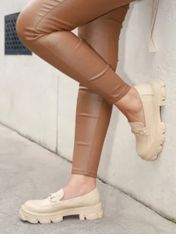 Online La Modeuse Mocassins crantés avec bride dorée Beige