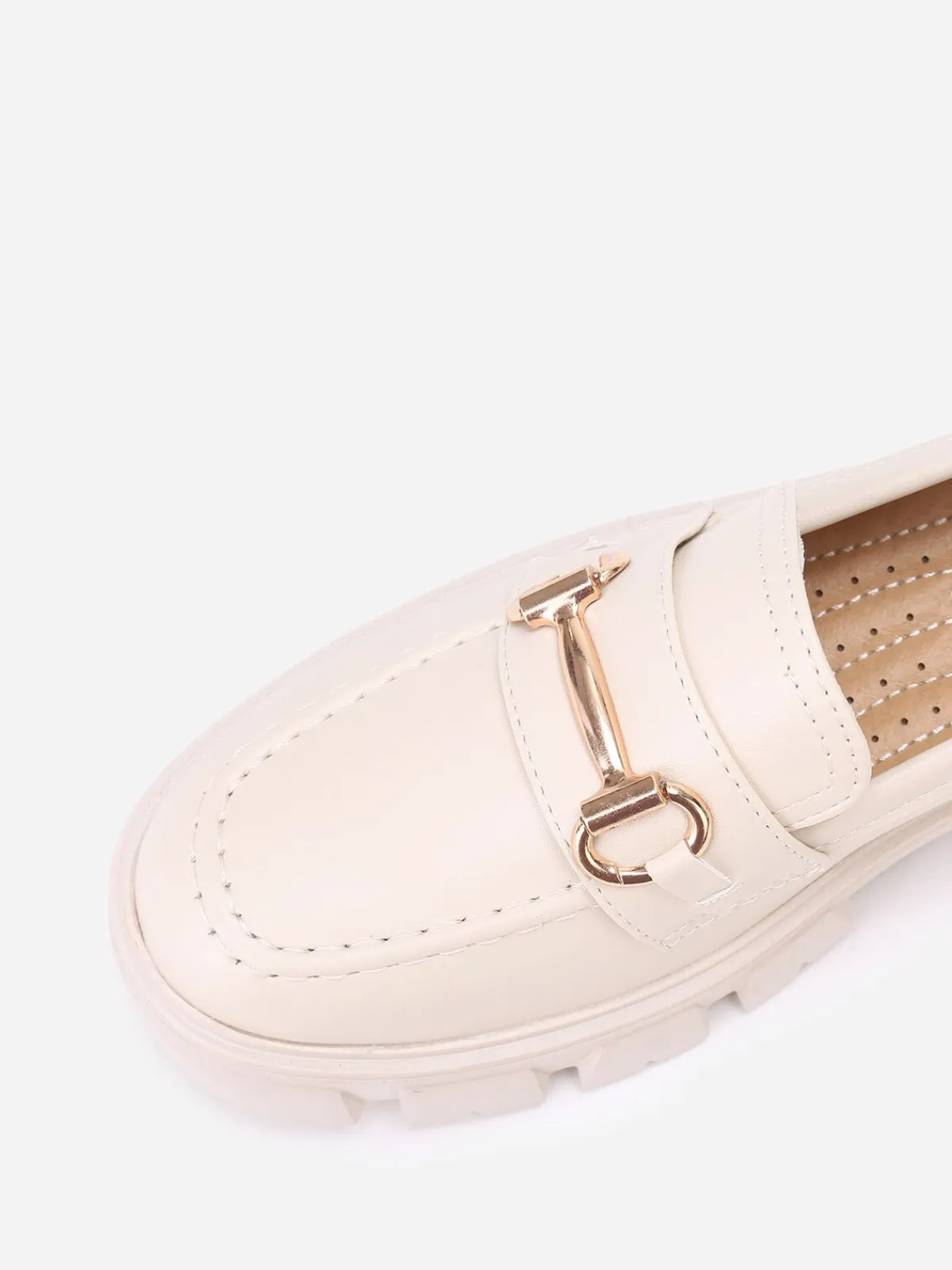 New La Modeuse Mocassins en simili à bride dorée Beige