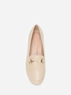 Hot La Modeuse Mocassins plats à bride métallique Beige