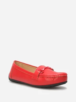Outlet La Modeuse Mocassins slippers à mors métallique Rouge