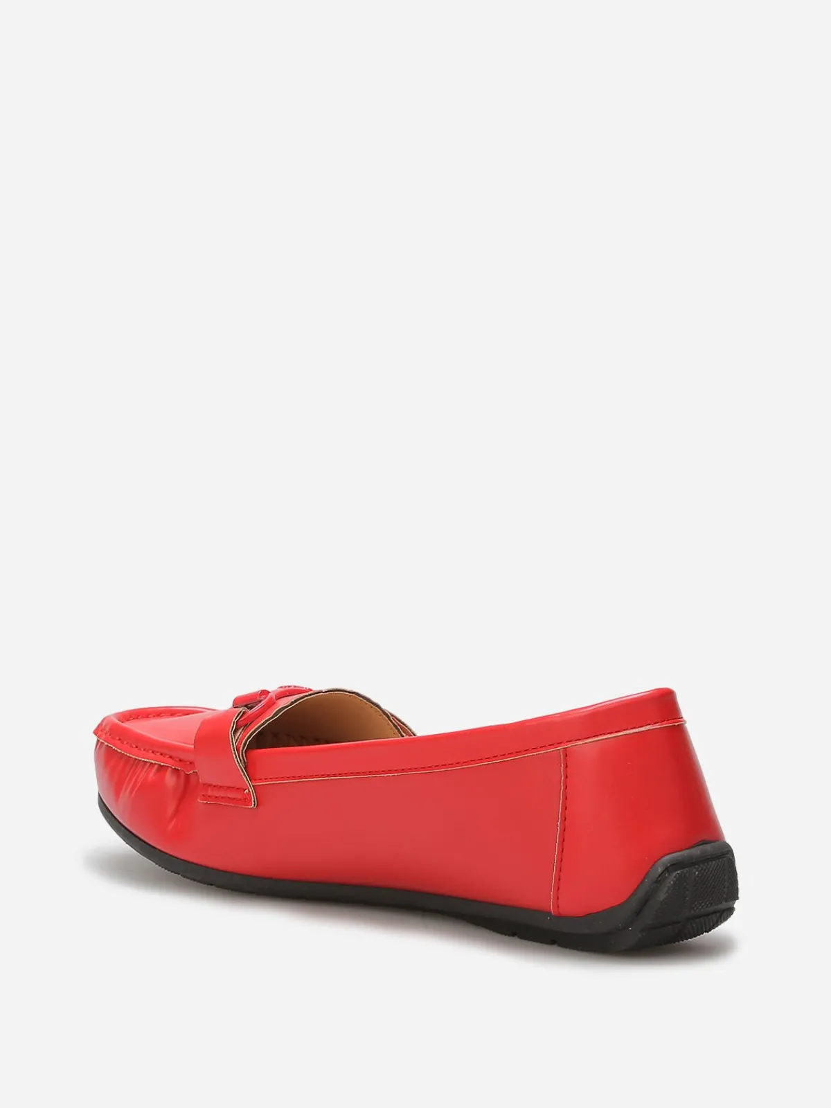 Outlet La Modeuse Mocassins slippers à mors métallique Rouge