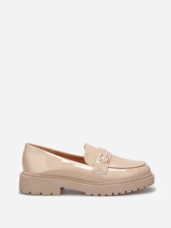 Outlet La Modeuse Mocassins vernis à semelle texturée Taupe
