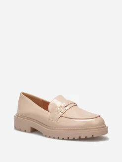 Outlet La Modeuse Mocassins vernis à semelle texturée Taupe