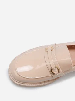 Outlet La Modeuse Mocassins vernis à semelle texturée Taupe