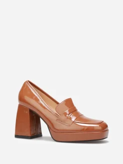 La Modeuse Mocassins vernis à talon Camel