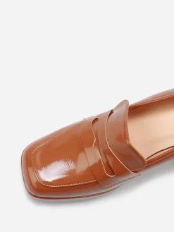 La Modeuse Mocassins vernis à talon Camel