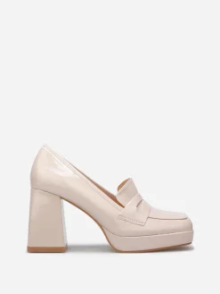 Sale La Modeuse Mocassins vernis à talon Beige