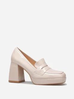 Sale La Modeuse Mocassins vernis à talon Beige