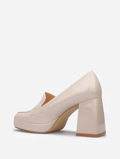 Sale La Modeuse Mocassins vernis à talon Beige