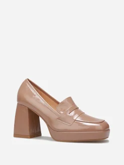 Online La Modeuse Mocassins vernis à talon Taupe