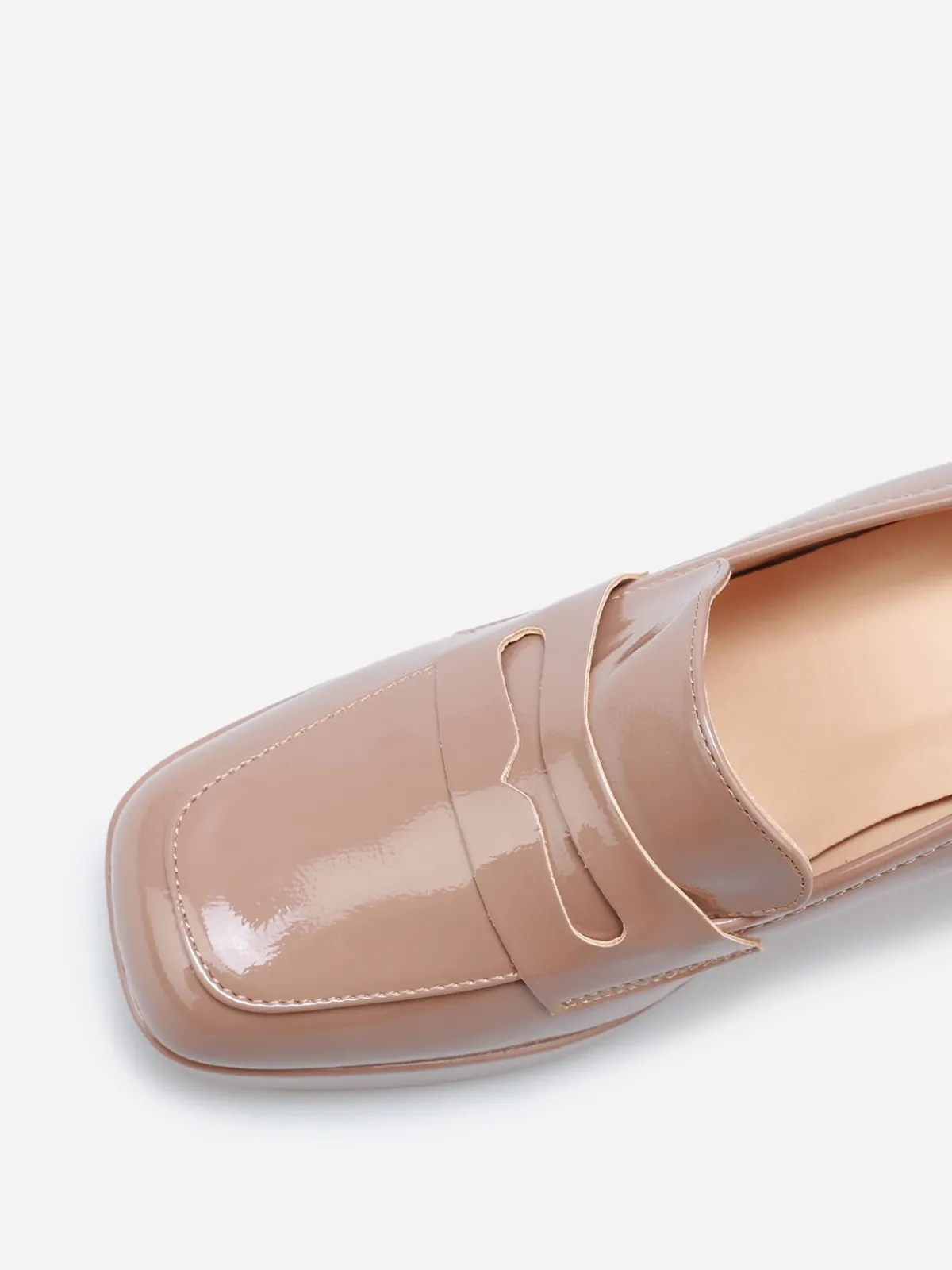 Online La Modeuse Mocassins vernis à talon Taupe