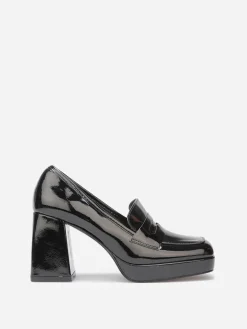 Discount La Modeuse Mocassins vernis à talon Noir