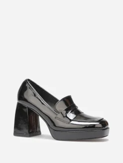 Discount La Modeuse Mocassins vernis à talon Noir